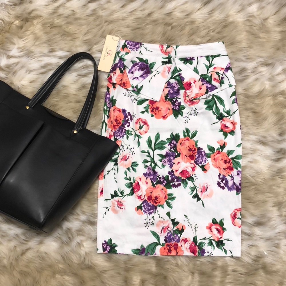 Pencil Skirt- FLORAL & Flirty!